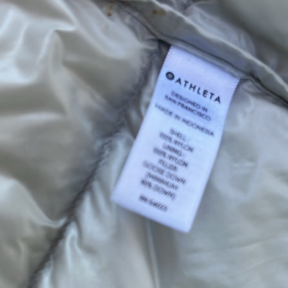 Athleta Ivory Banner Peak Down  Puffer Vest - Picture 4 of 5